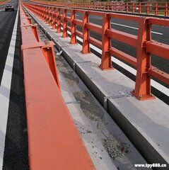 江蘇省宿遷市人行道鋼板護(hù)欄施工指南